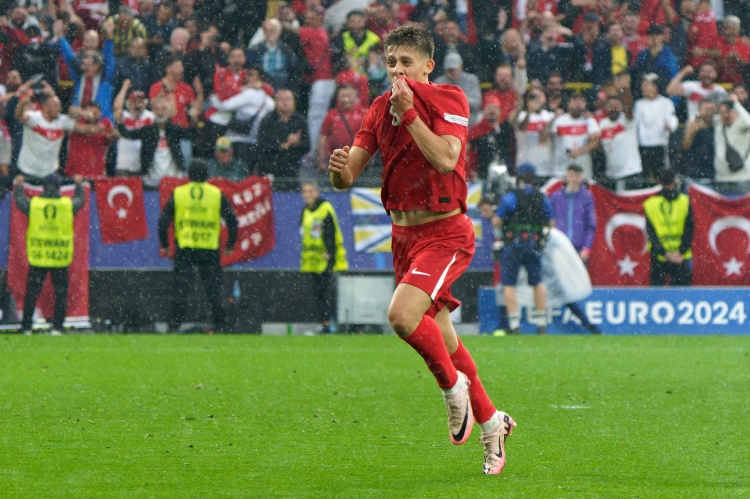 土耳其小将居勒尔在欧洲杯表现亮眼 