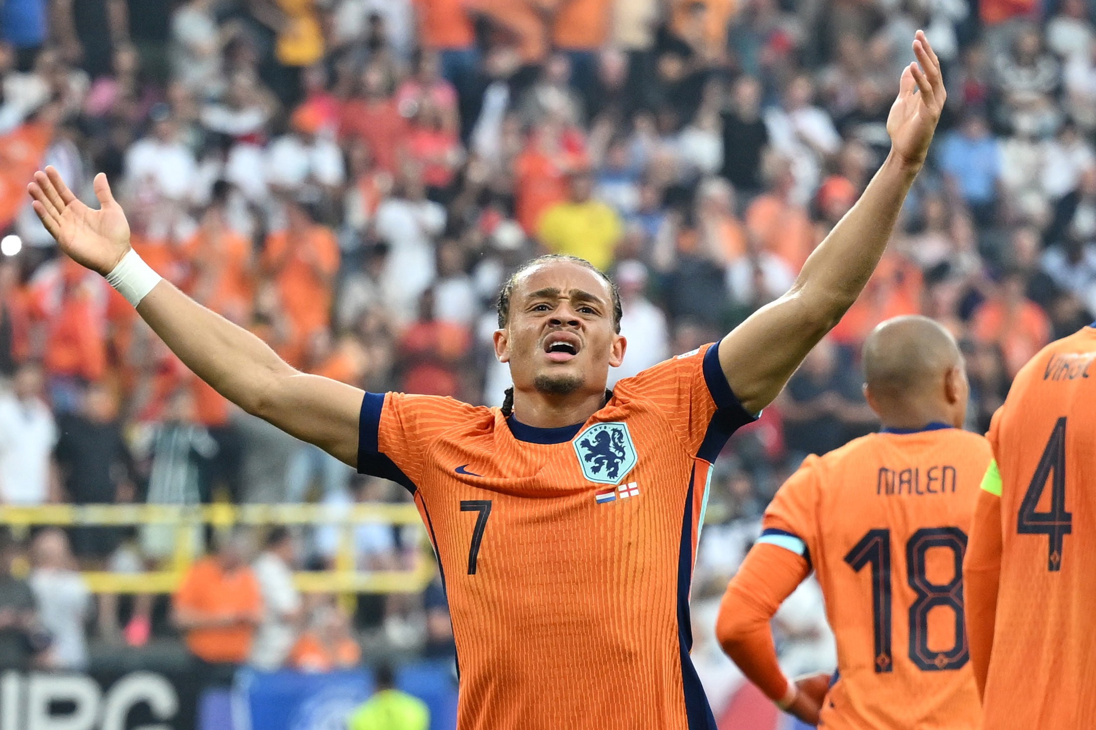 荷兰球员哈维-西蒙斯谈欧洲杯半决赛失利 