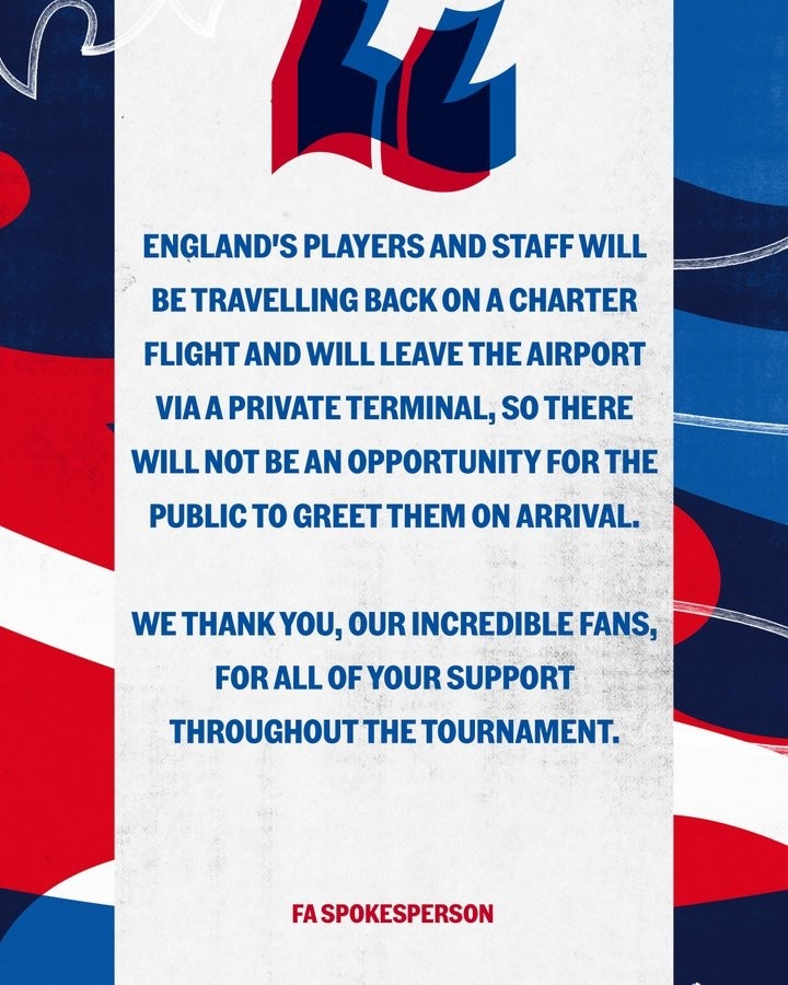 英格兰队全队包机回国 感谢球迷支持 