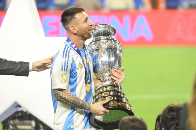 阿根廷体育部副部长否认要求梅西道歉 