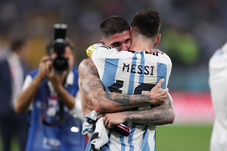 德保罗分享与梅西的深厚友谊及阿根廷美洲杯之旅 